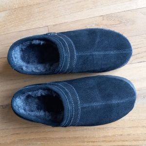 NWOT Leather Suede Sheepskin Lining, TPR Sole, Clogs Size EUR 38/US 6L NWOT